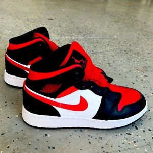 Barely used Air Jordan 1 - youth size 5.